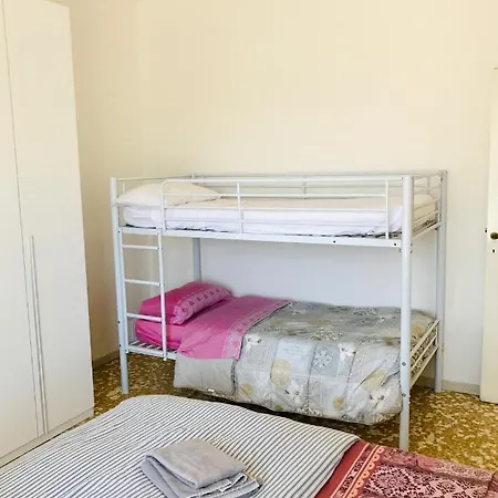 Udine Apartament *
